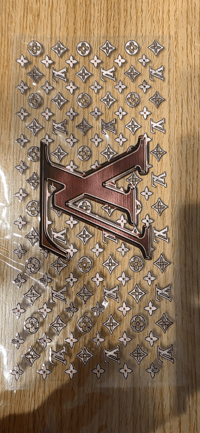 Louis Vuitton (a)